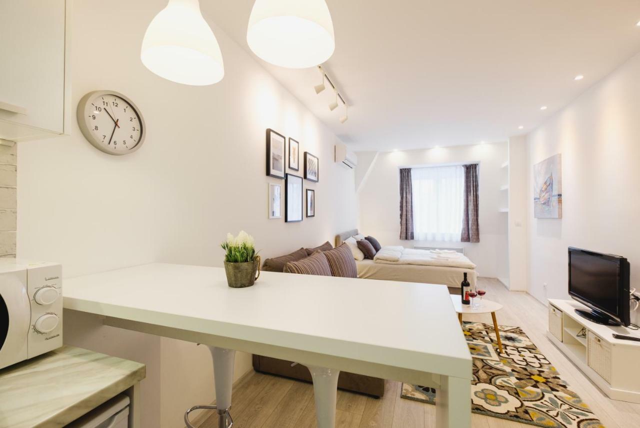 Apartment Hana Lux Belgrado Exterior foto